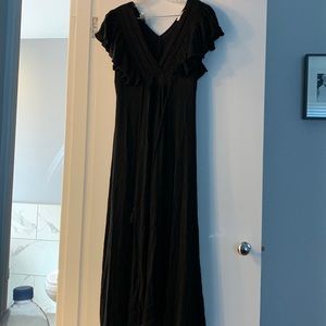Jennifer Deep  V Black Maxi-Baltic Born